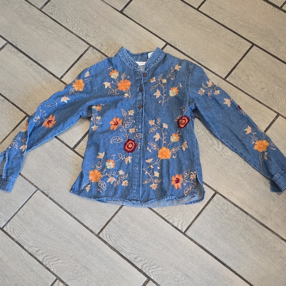 Dressbarn Womens Blue Denim Floral Embroidered Mandarin Collar Button Shirt S